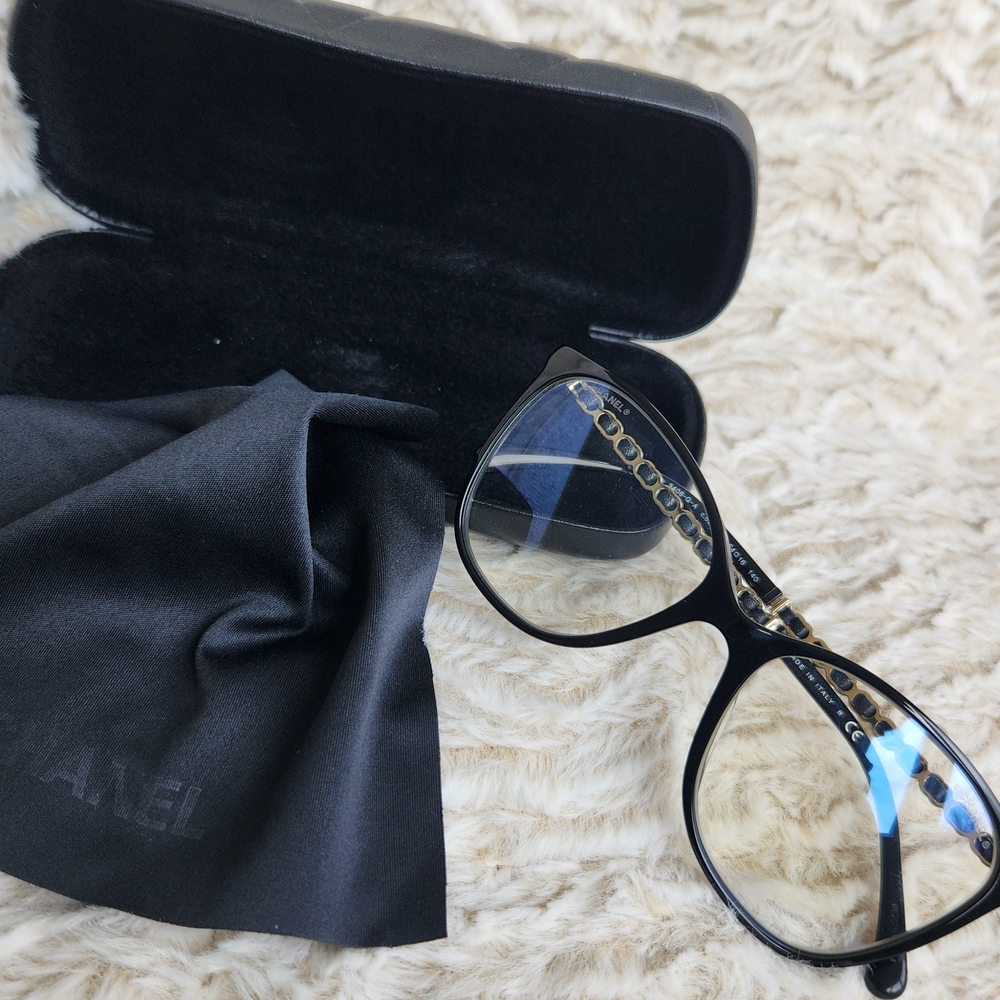 CHANEL Black Cat-Eye Glasses with Chain-Link Temple Detail